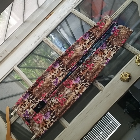 🌈Floral Legging  NWT - Picture 5 of 6